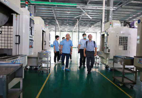 中江縣經科局及德陽市經信局智能制造專家組到立江電子進行智能制造現場評價診斷工作